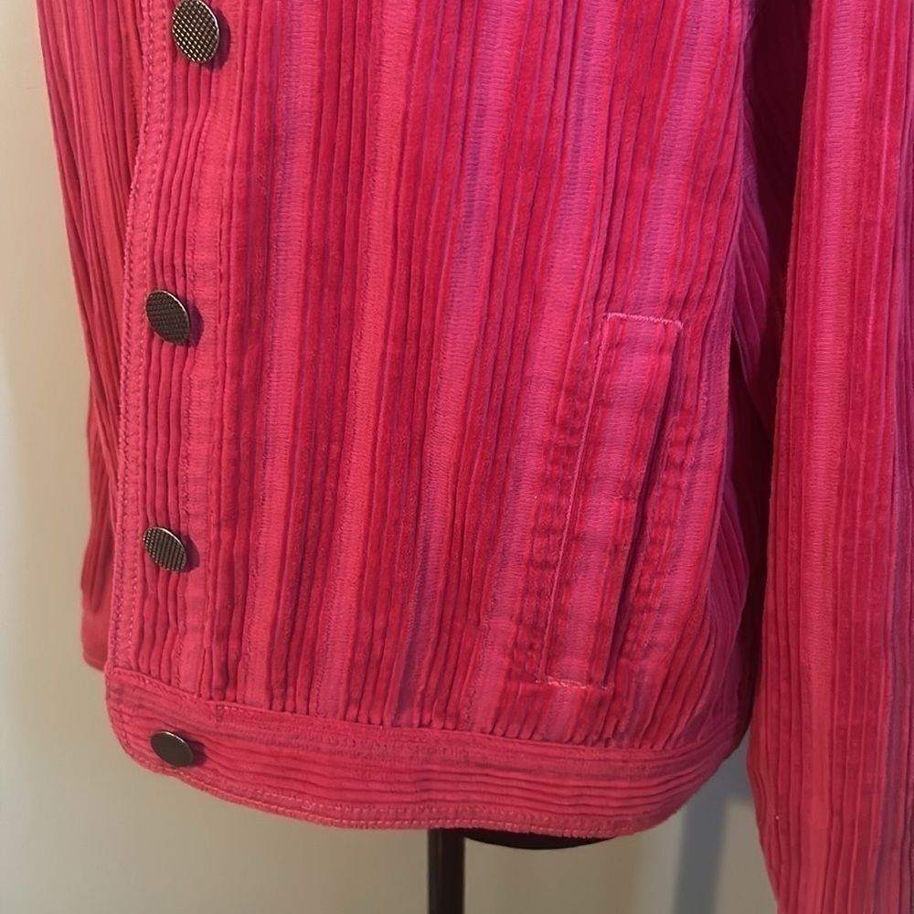 Cabi blazer women’s small
Style 4124
A - Picture 3 of 10